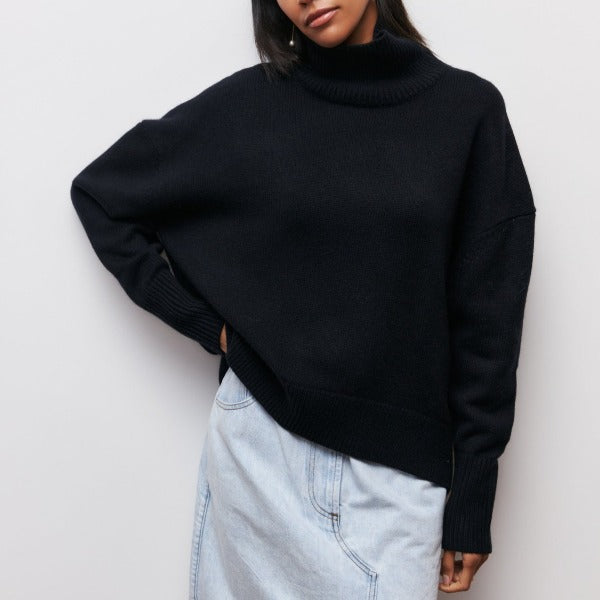 Charlotte™ | Roller collar pullover laced