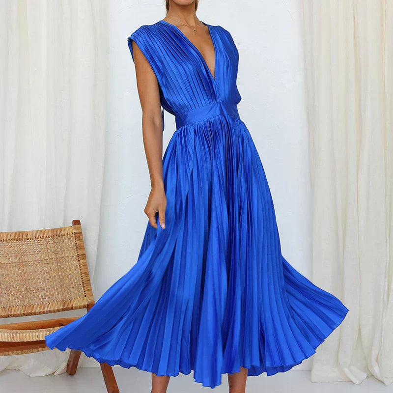 Charlotte™ | V-neck maxi dress with pleats