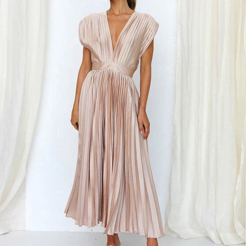 Charlotte™ | V-neck maxi dress with pleats