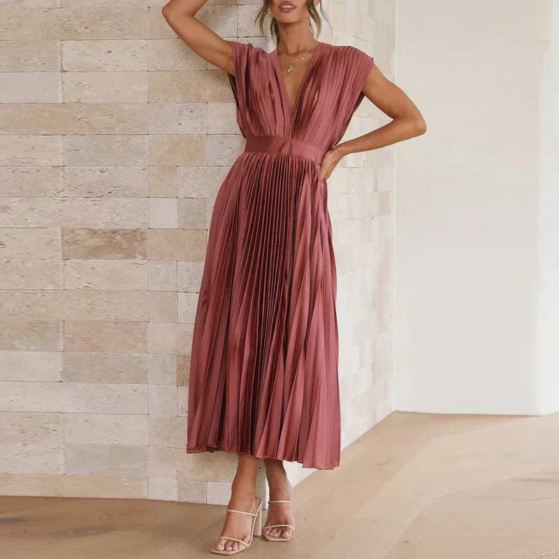 Charlotte™ | V-neck maxi dress with pleats